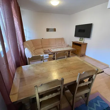 Apartment Les Nis