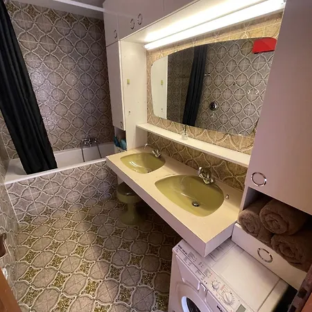 Les Nis Apartment *