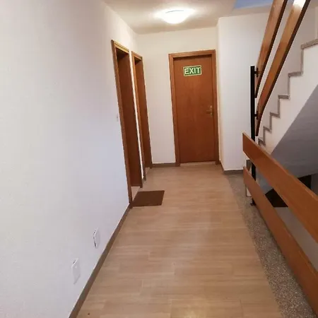 Les Nis Bourg-Saint-Pierre